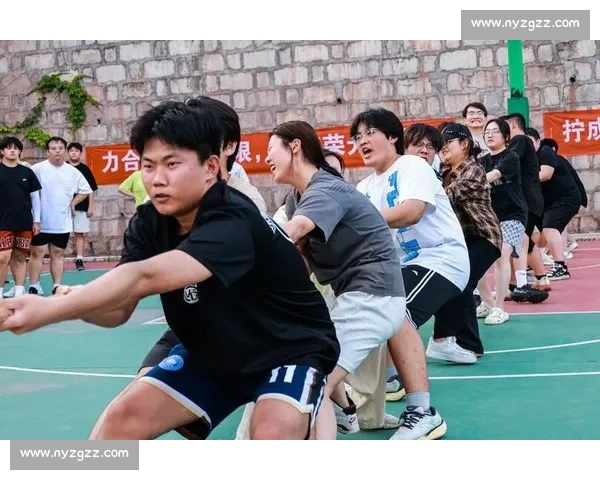 一次难忘的校园拔河比赛展现团结拼搏精神与友谊的精彩瞬间